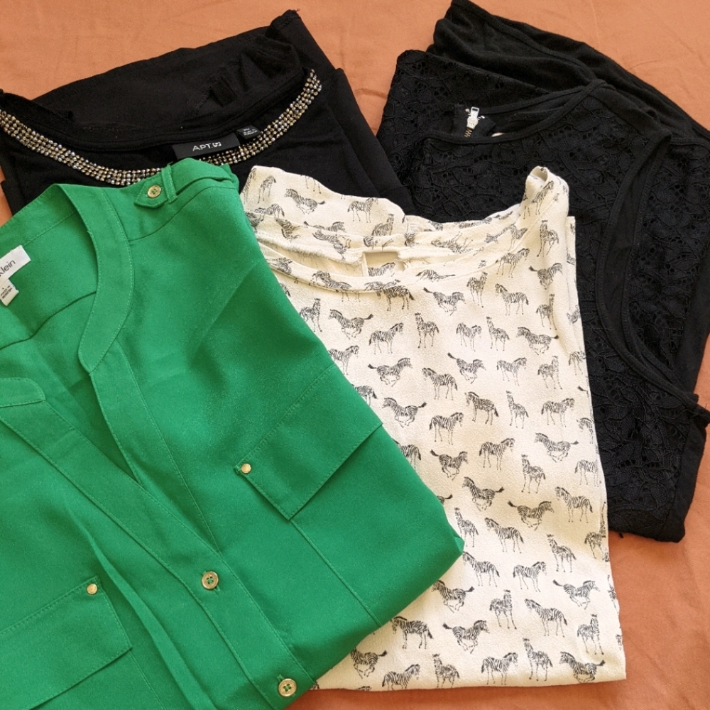 ⭐bundle of women's tops grab bag⭐